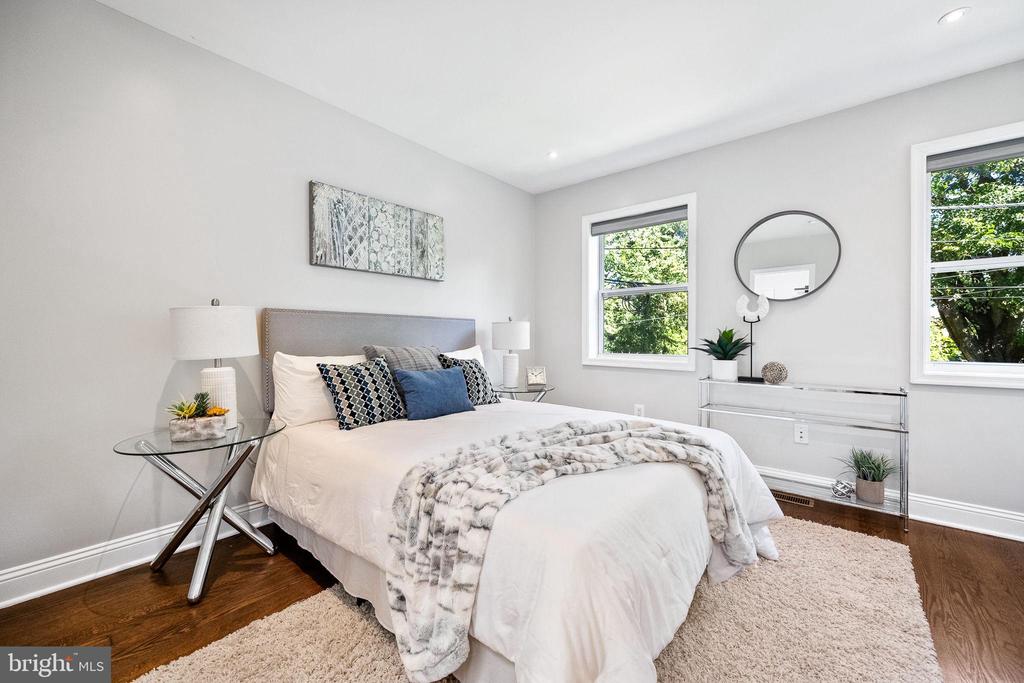 1323 Talbert Ter SE