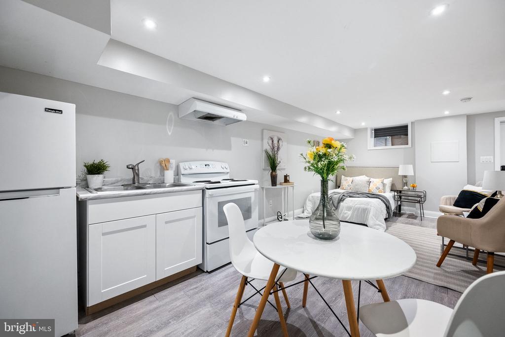 1323 Talbert Ter SE