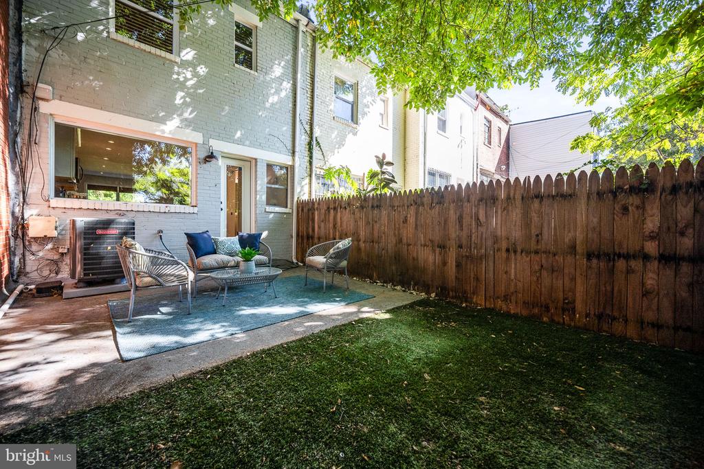 1323 Talbert Ter SE