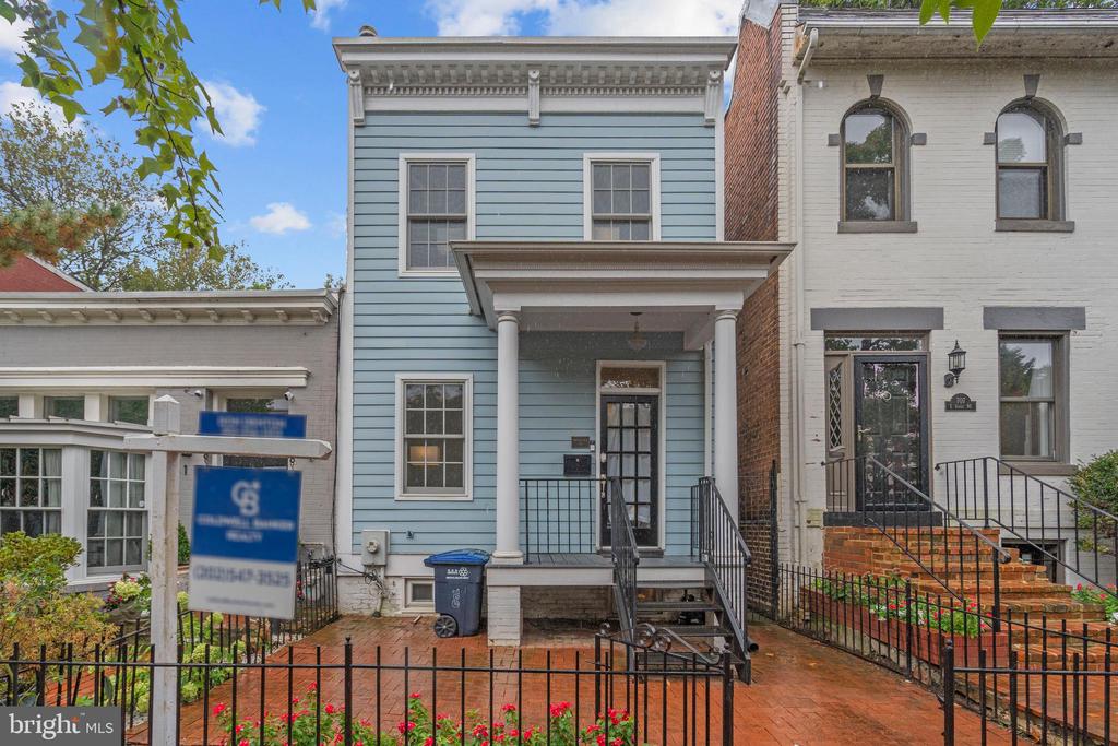 709 E STREET NE