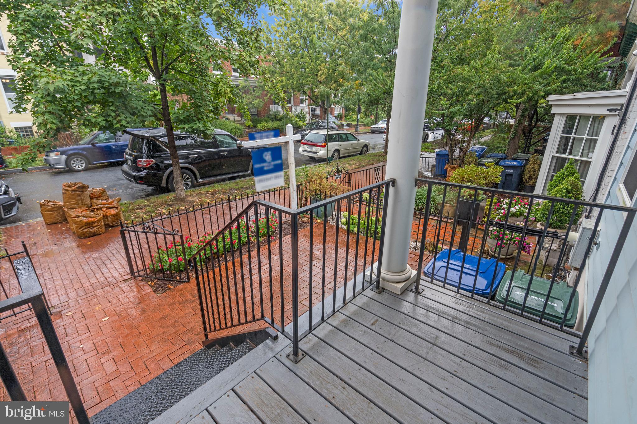 709 E STREET NE