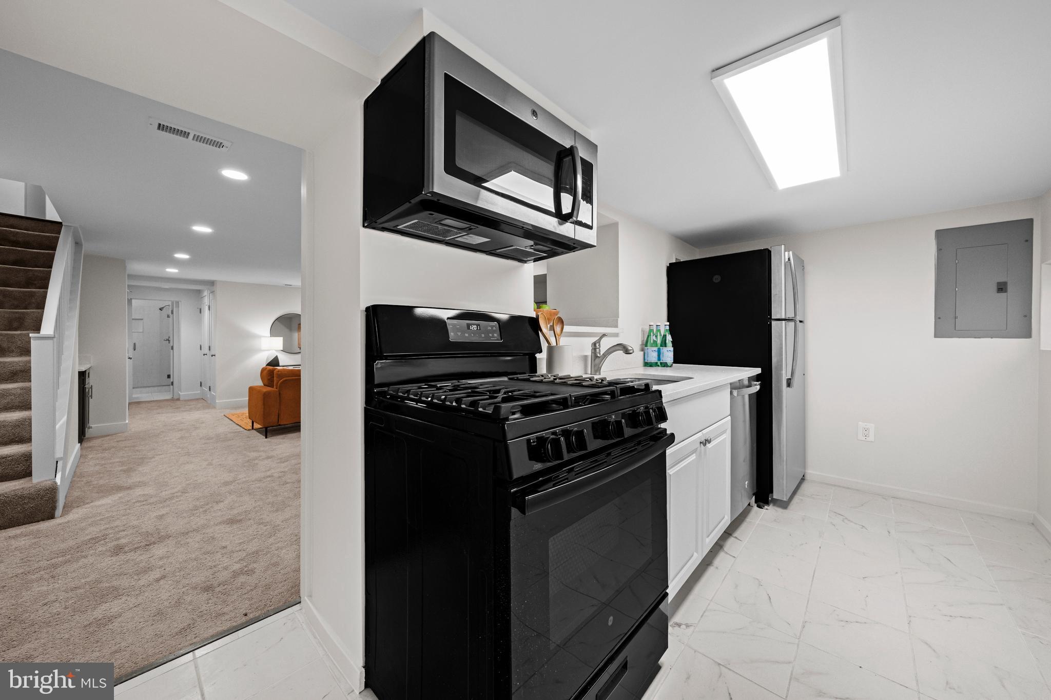 1227 TRINIDAD AVENUE NE