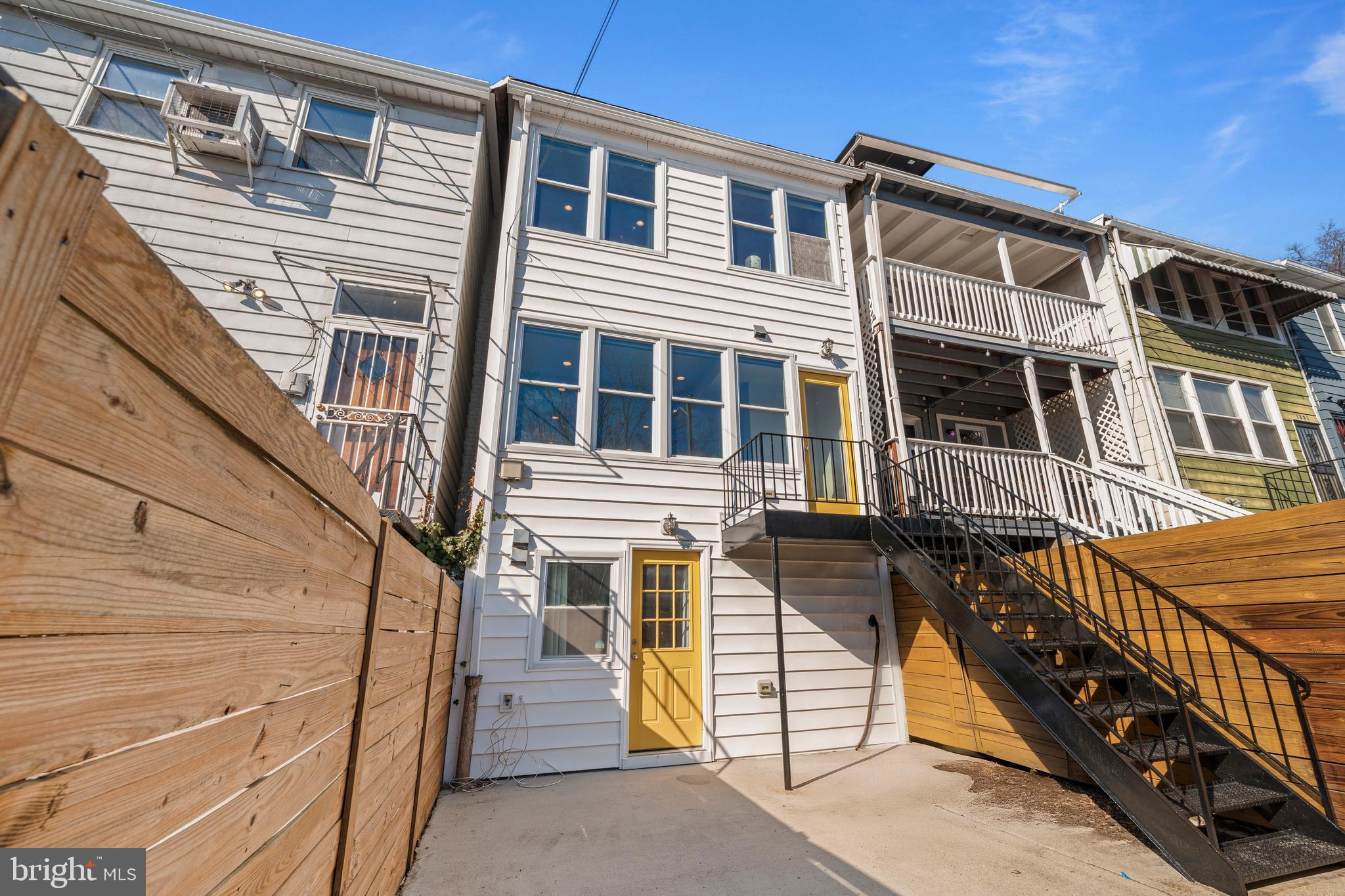 1227 TRINIDAD AVENUE NE