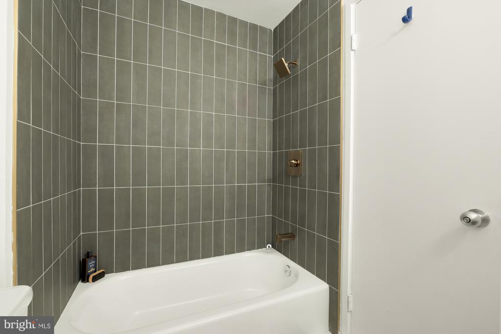1844 COLUMBIA ROAD NW Unit: 204