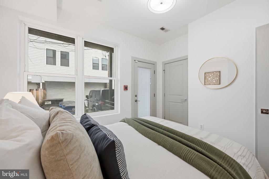 1632 K STREET NE Unit: 2