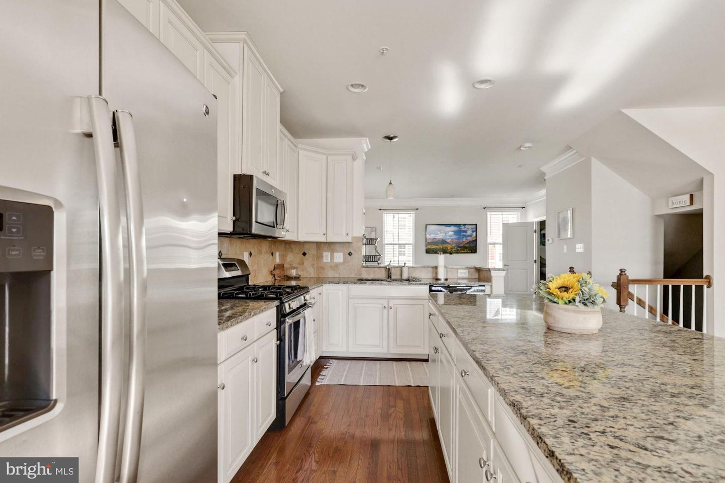 563 Fox River Hills Way