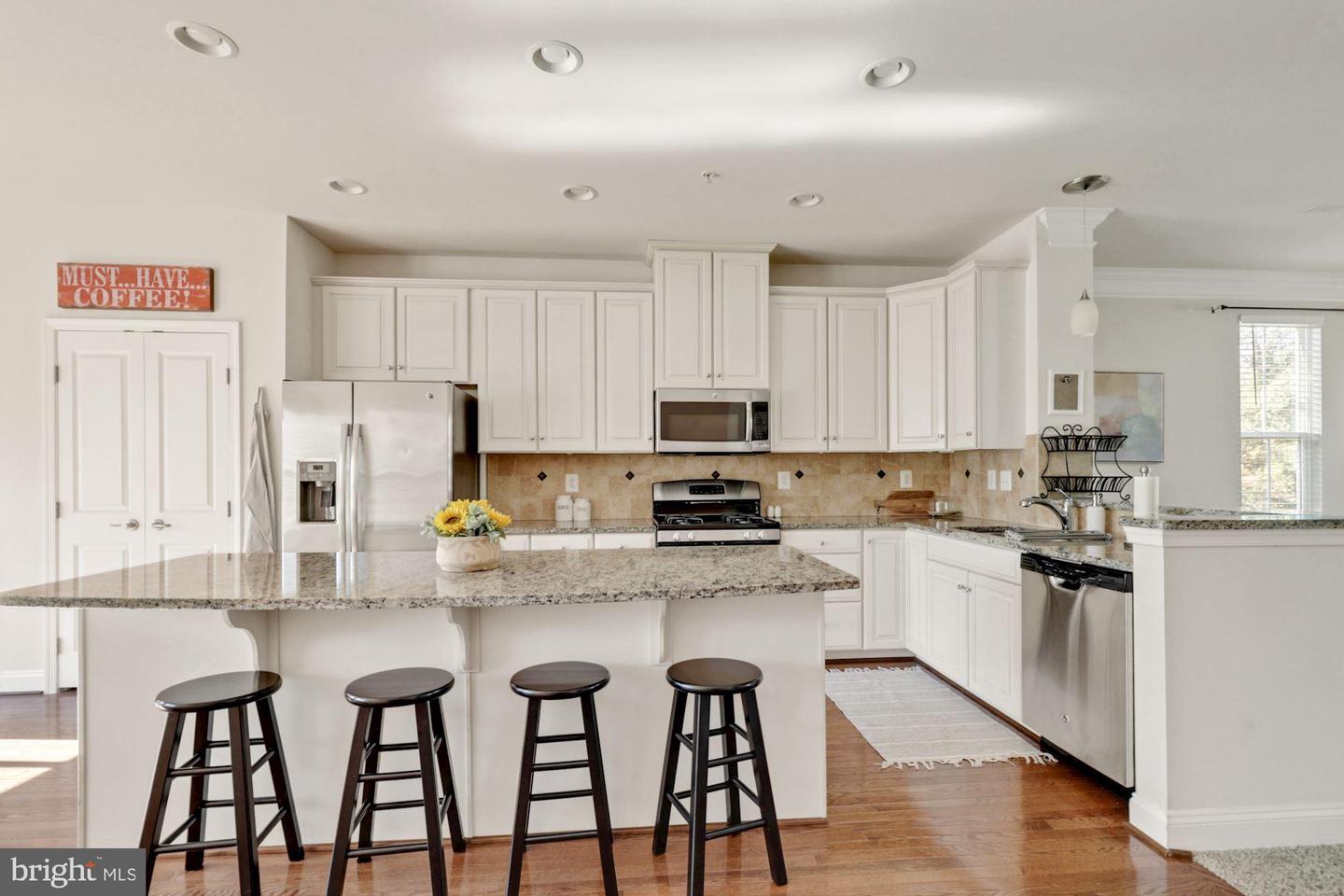 563 Fox River Hills Way