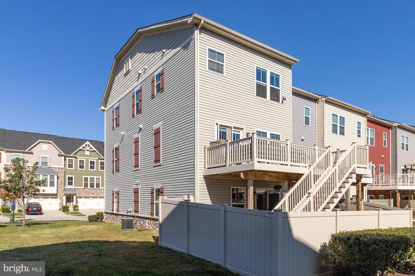 563 Fox River Hills Way