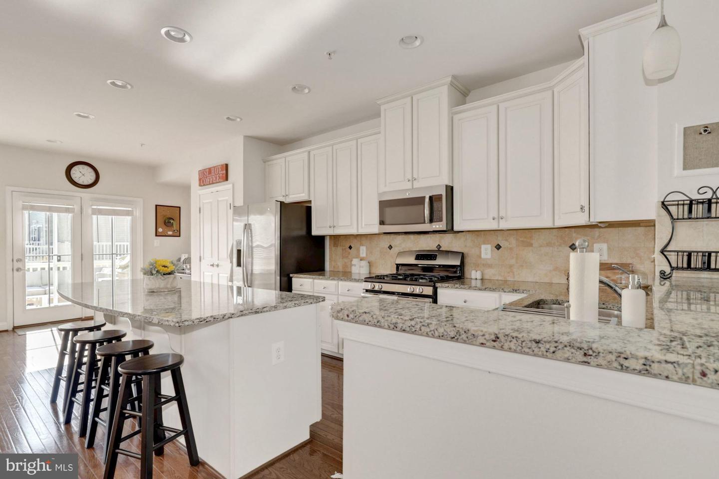 563 Fox River Hills Way