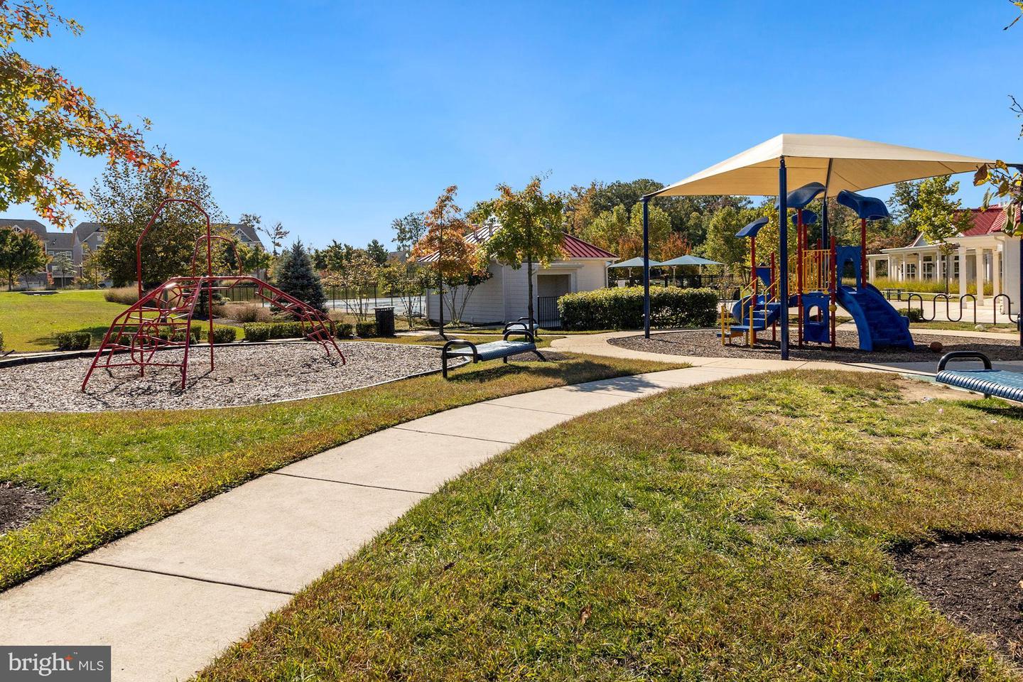 563 Fox River Hills Way