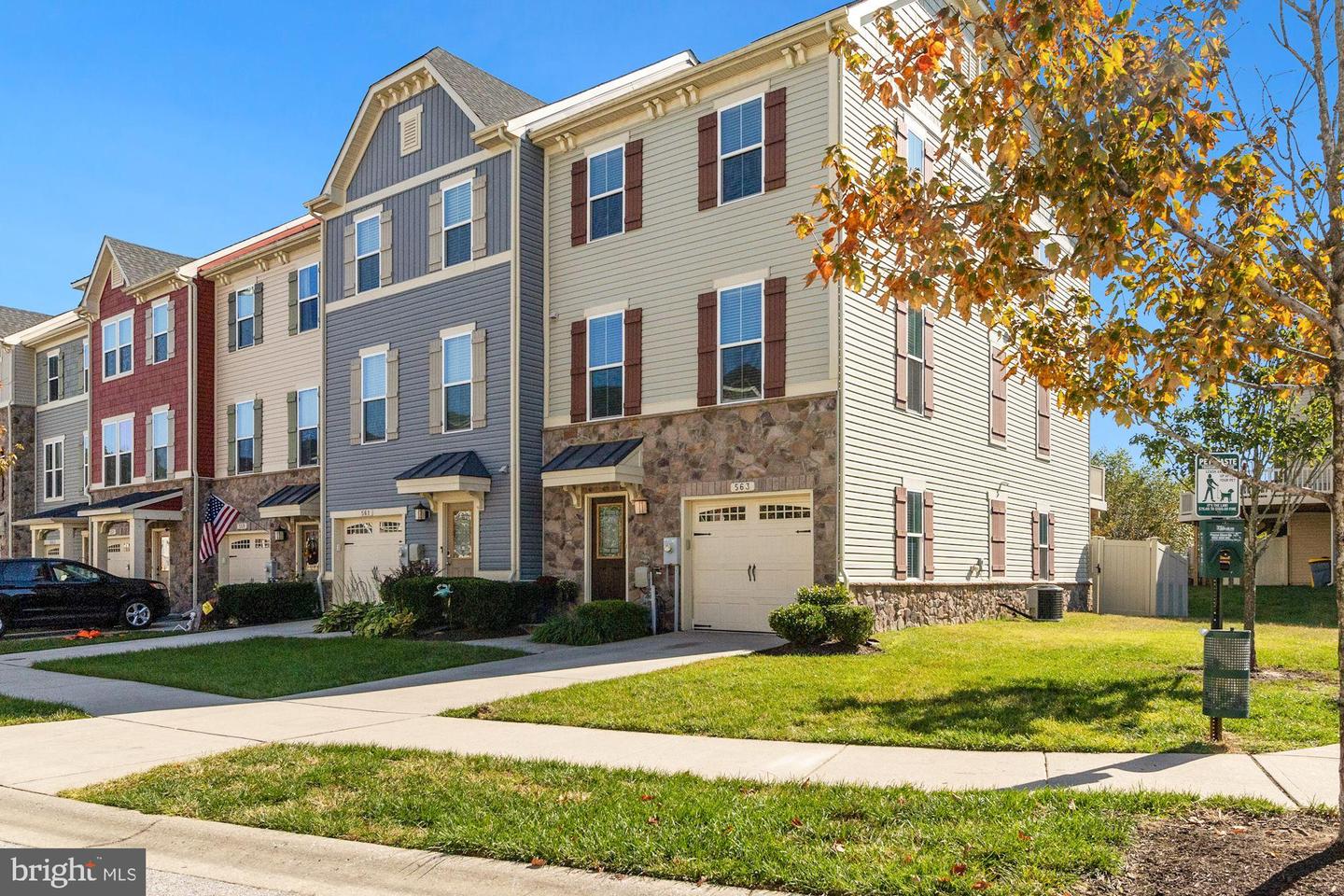 563 Fox River Hills Way