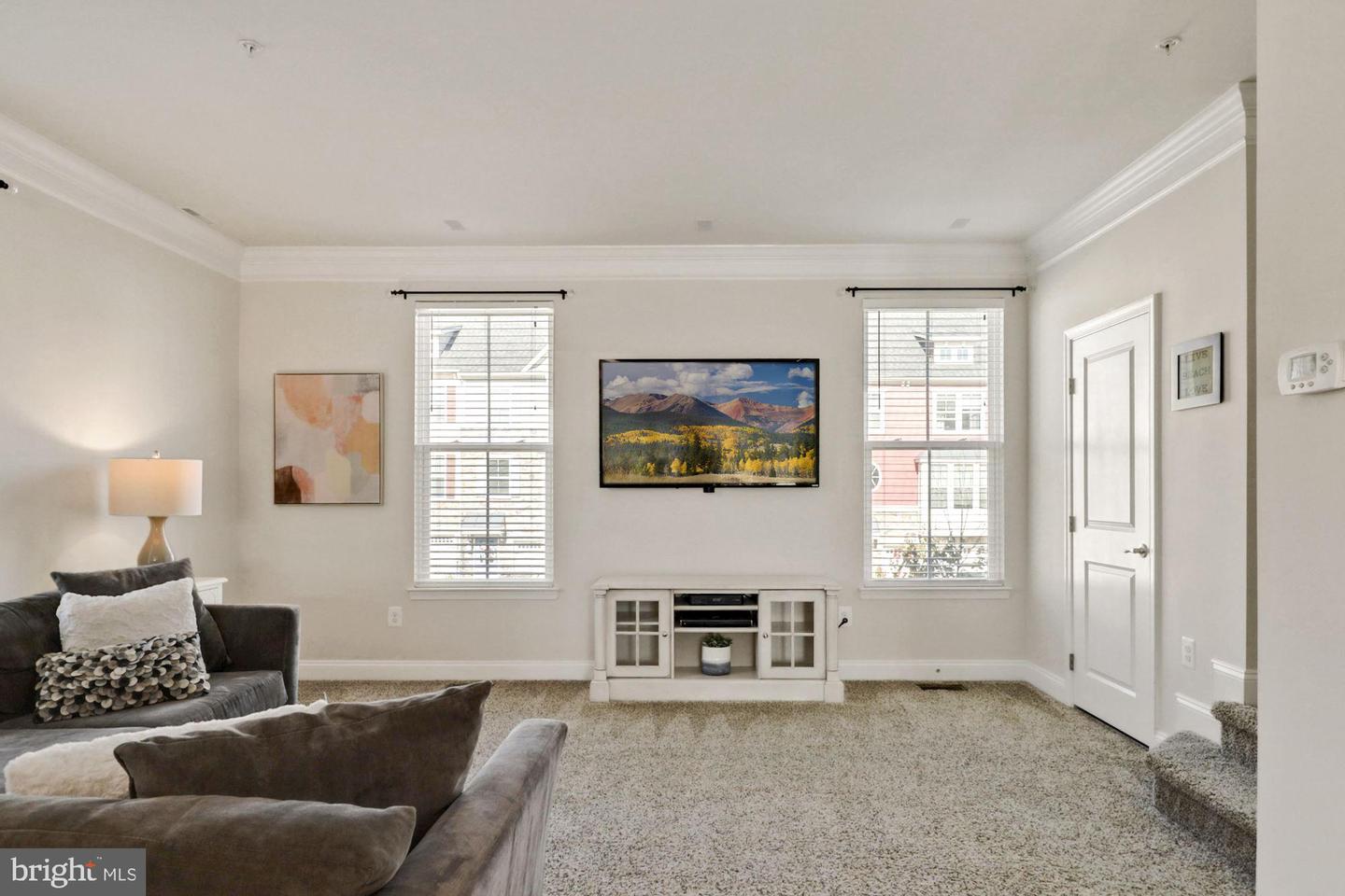 563 Fox River Hills Way