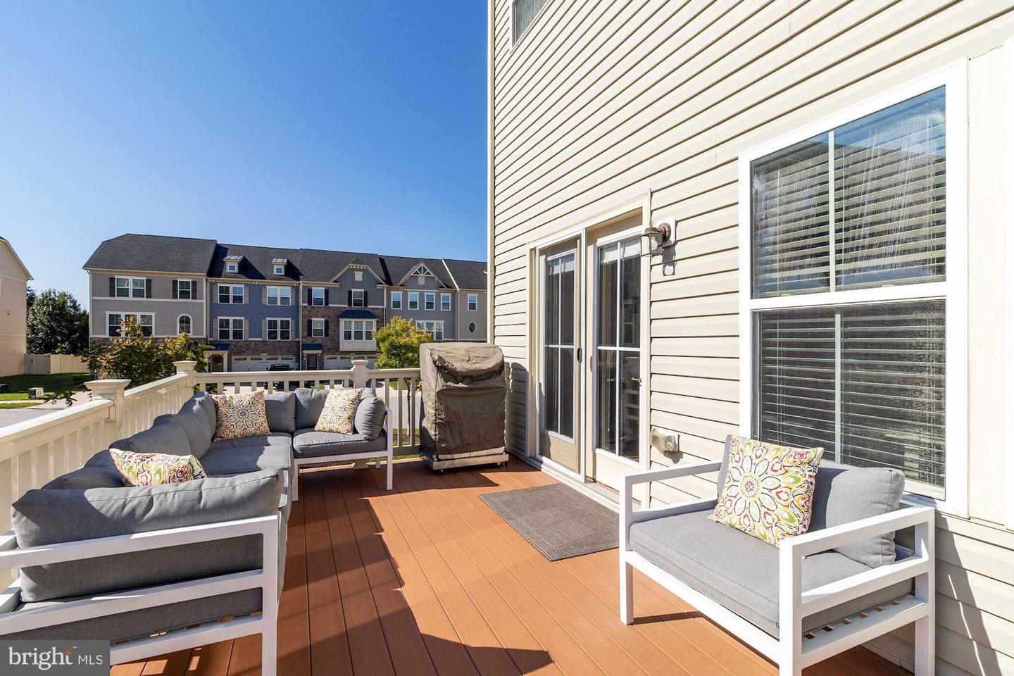 563 Fox River Hills Way