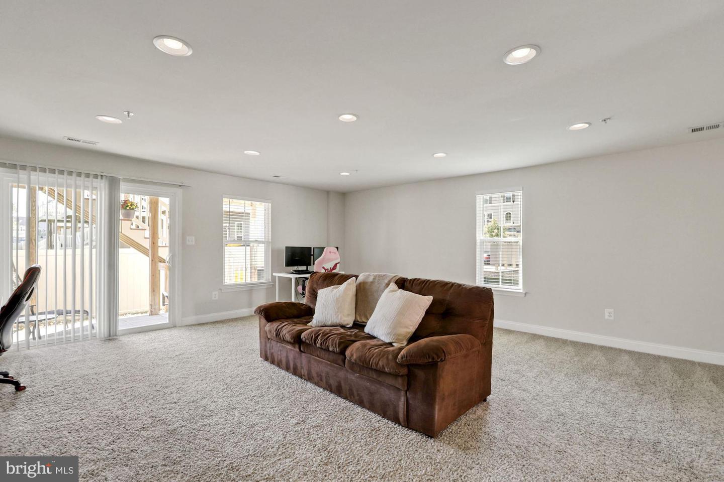 563 Fox River Hills Way