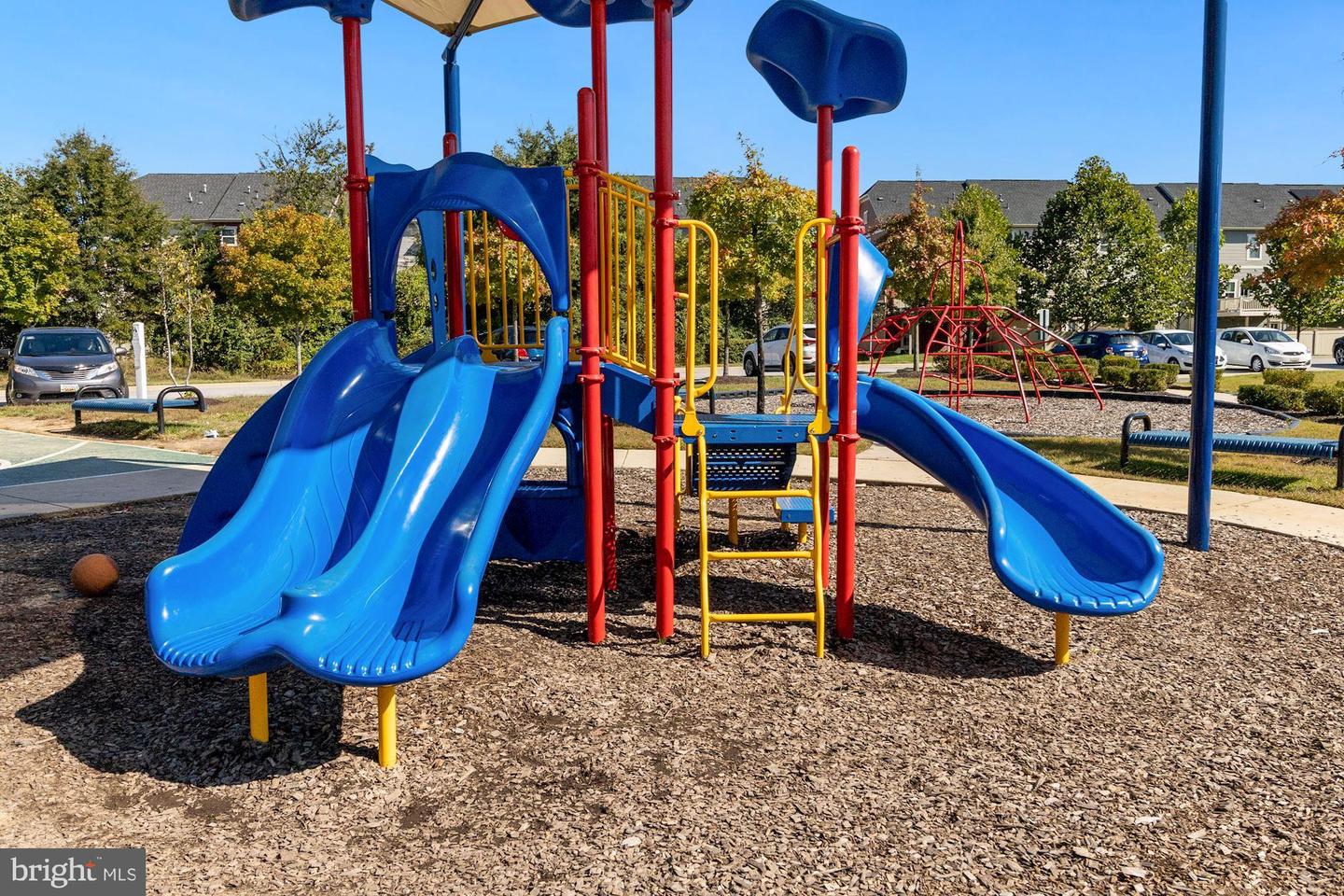 563 Fox River Hills Way