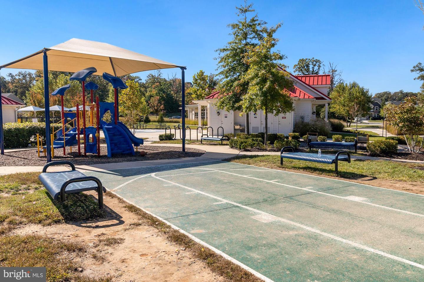 563 Fox River Hills Way