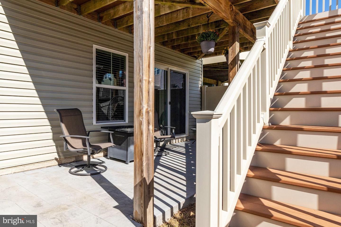 563 Fox River Hills Way