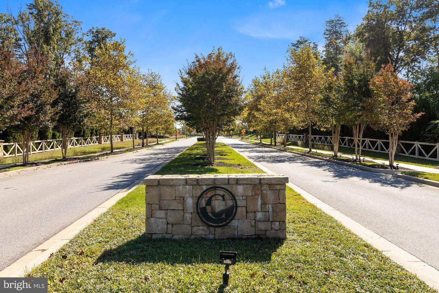 563 Fox River Hills Way