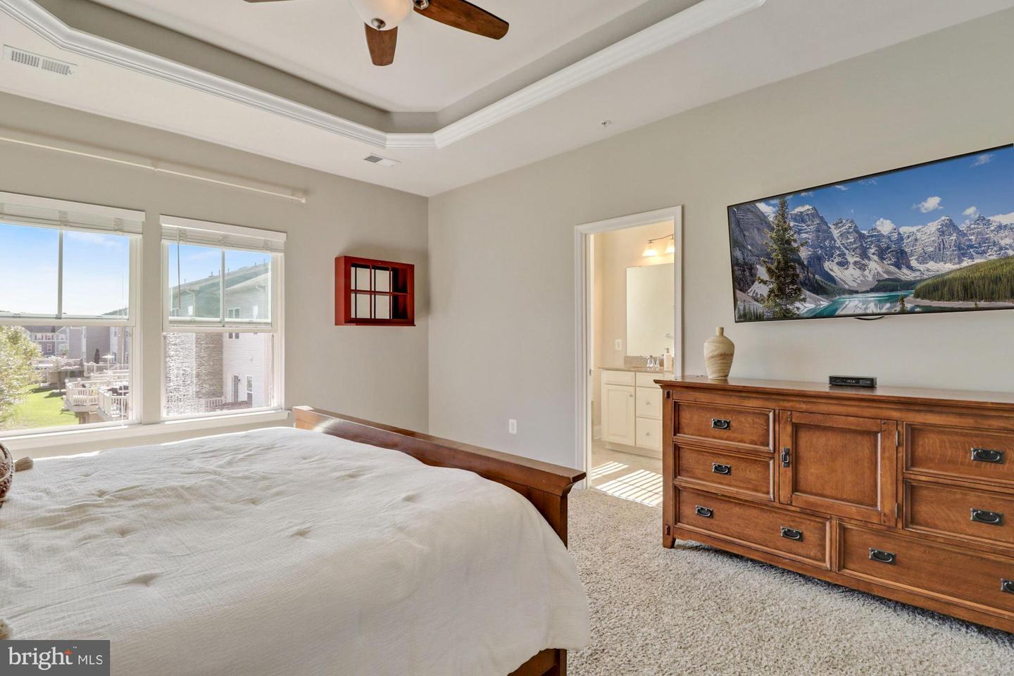 563 Fox River Hills Way