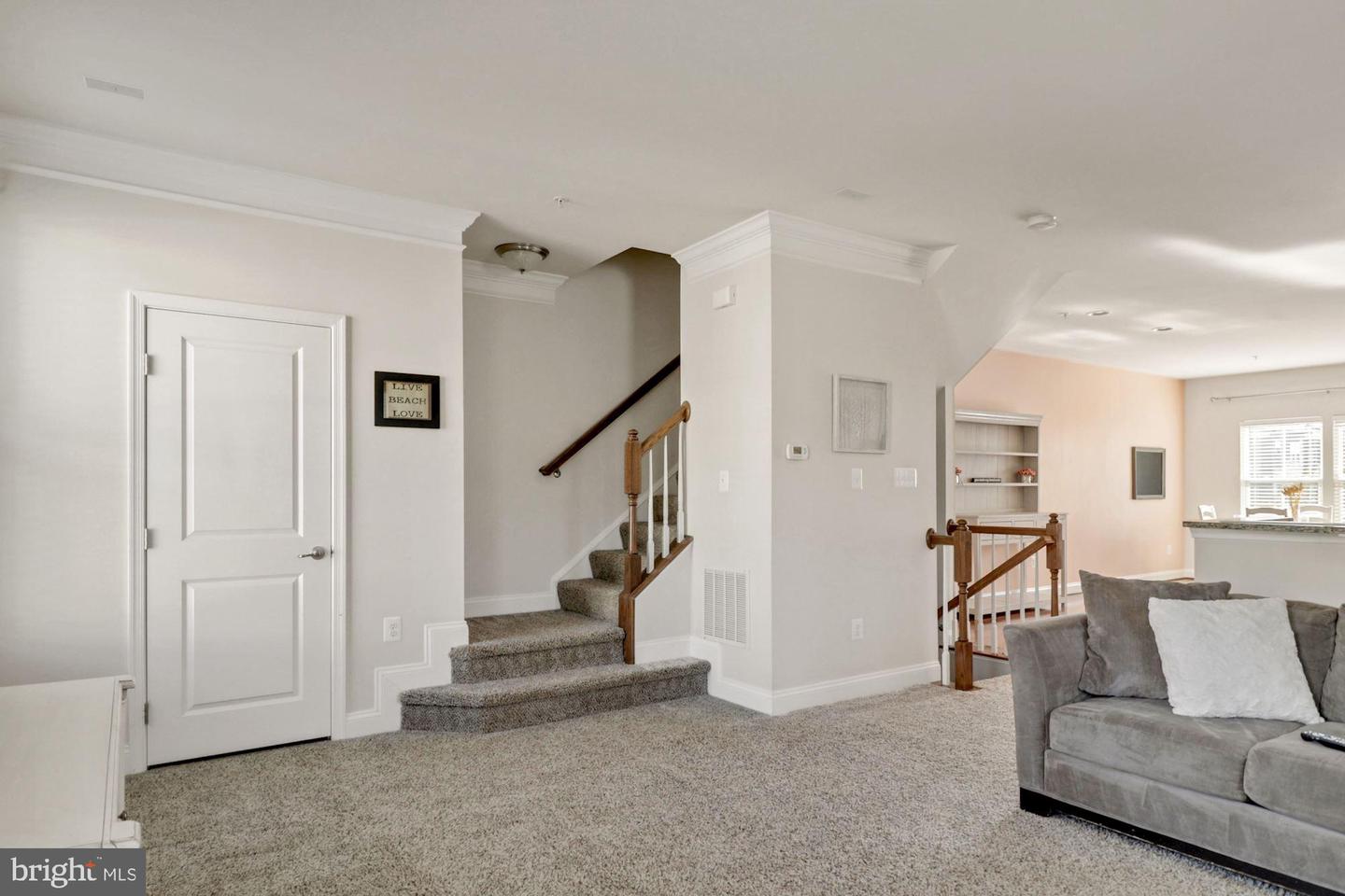 563 Fox River Hills Way