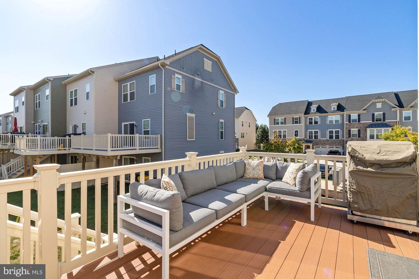 563 Fox River Hills Way