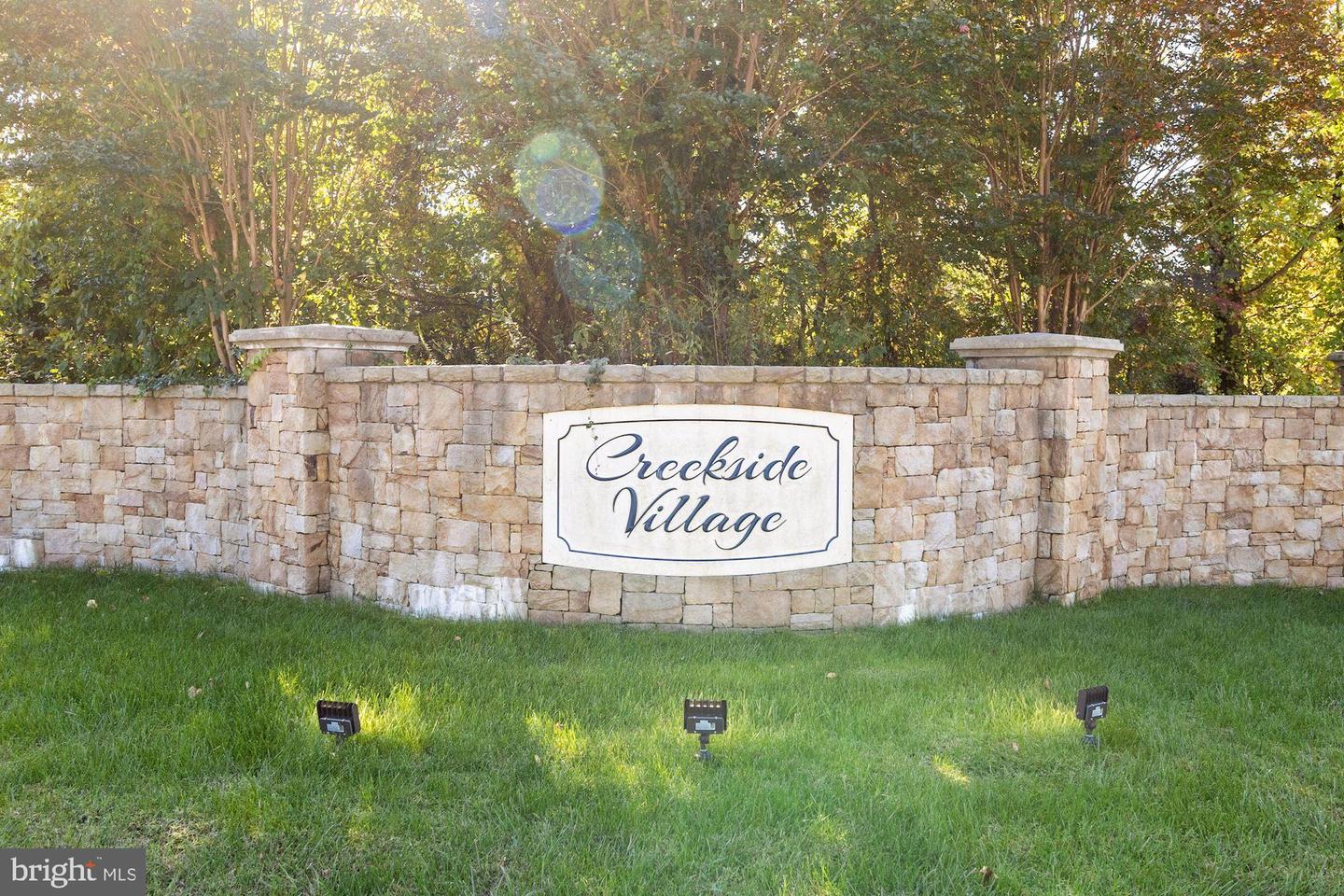 563 Fox River Hills Way