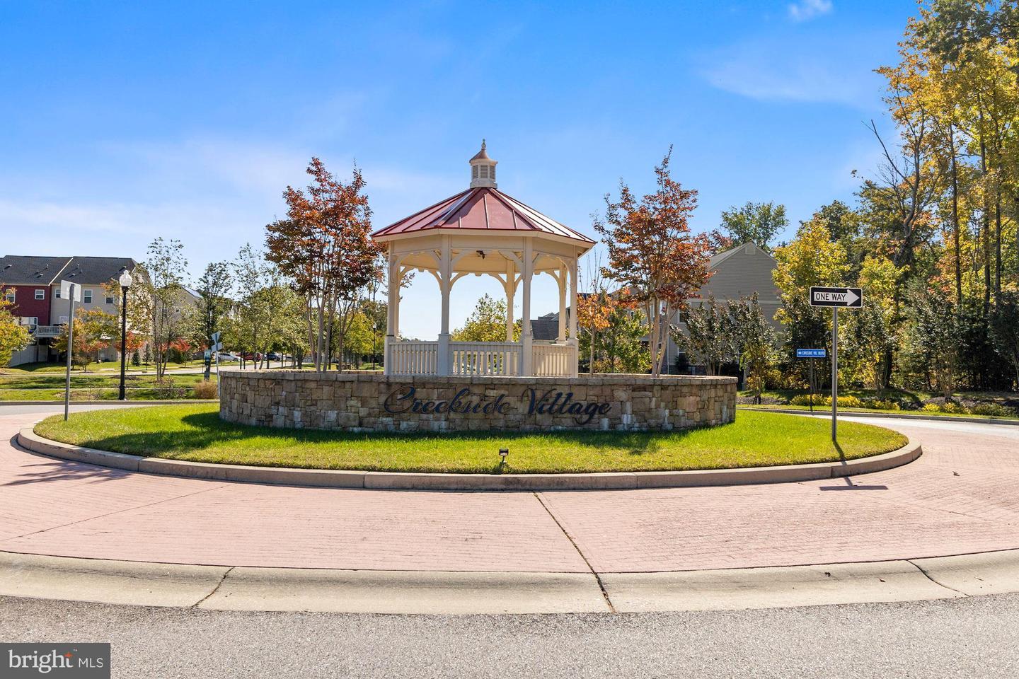 563 Fox River Hills Way