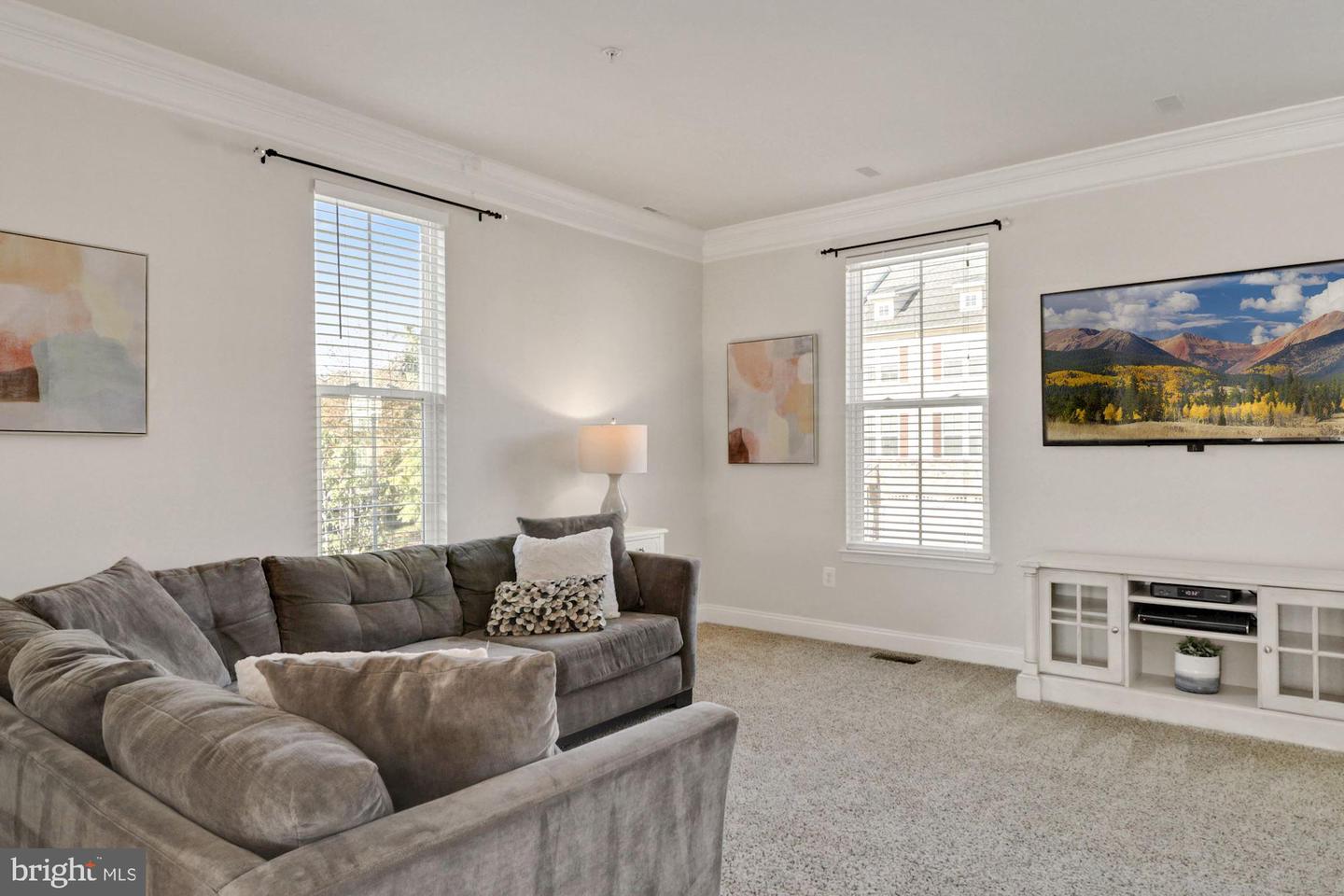 563 Fox River Hills Way