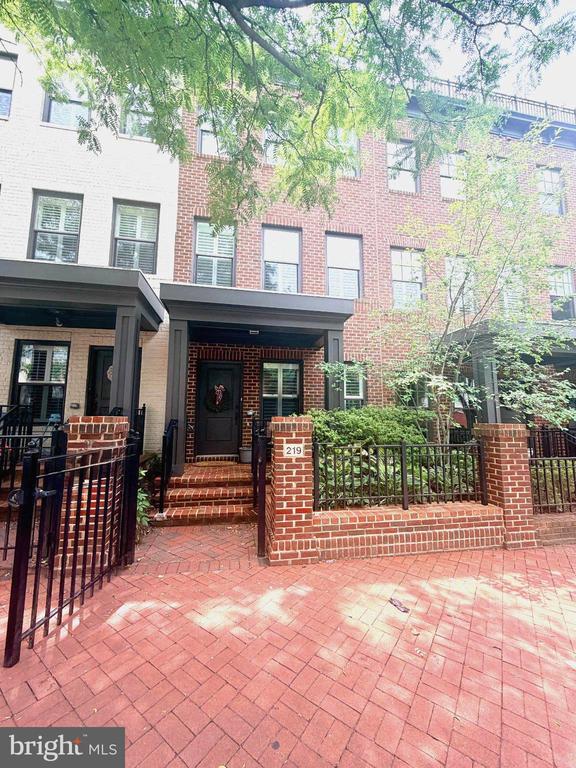 219 WEST STREET