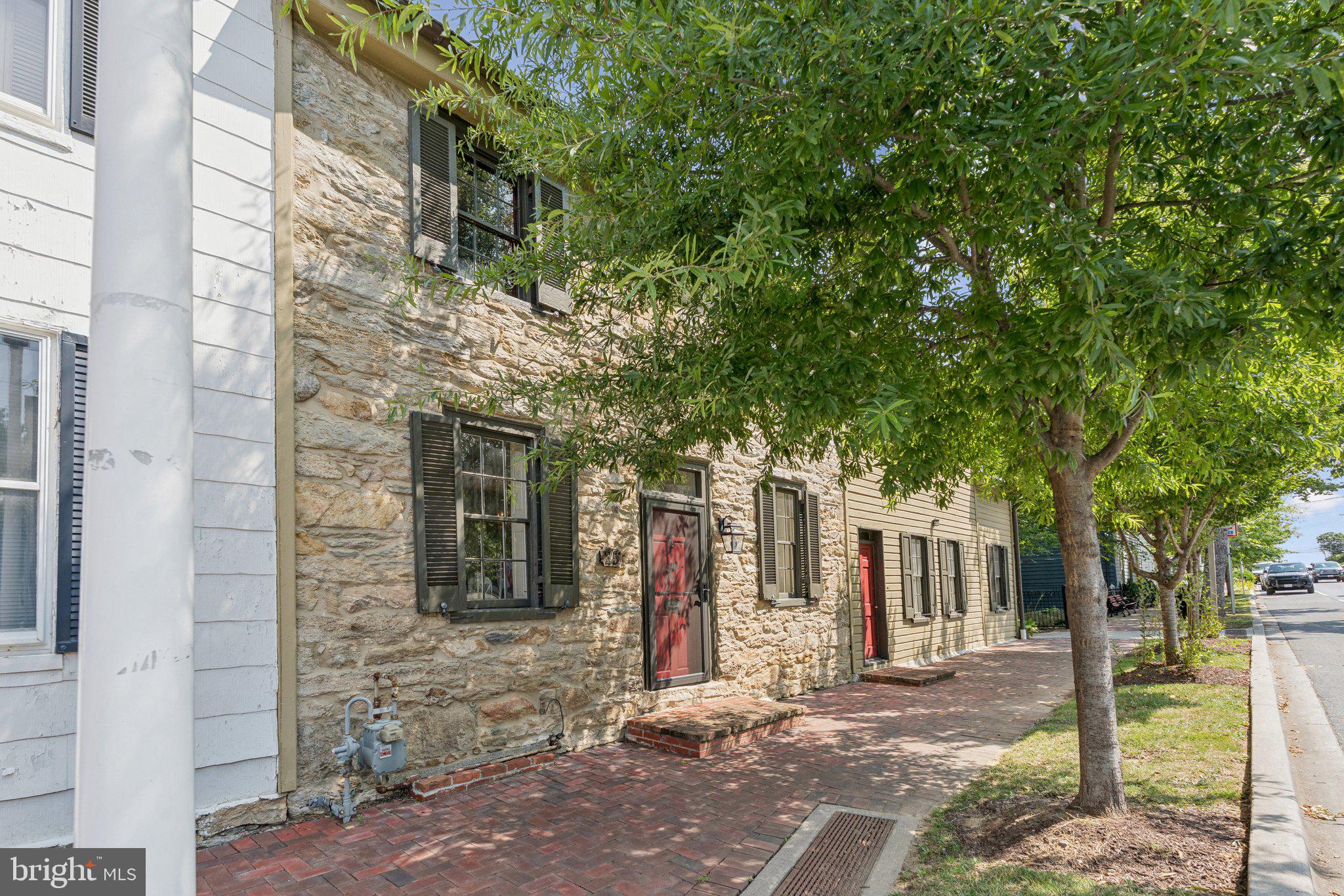 25 W MAIN STREET