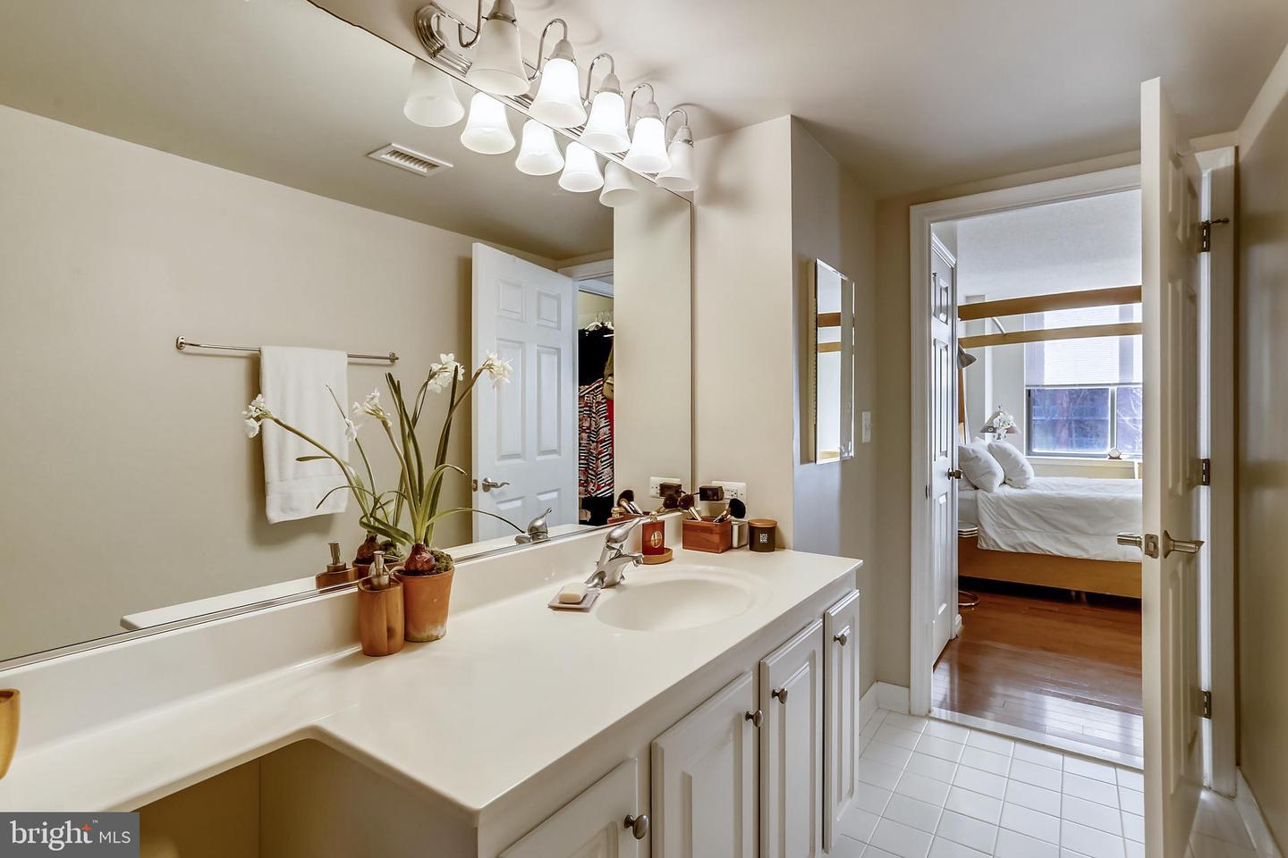 11710 Old Georgetown Rd #323