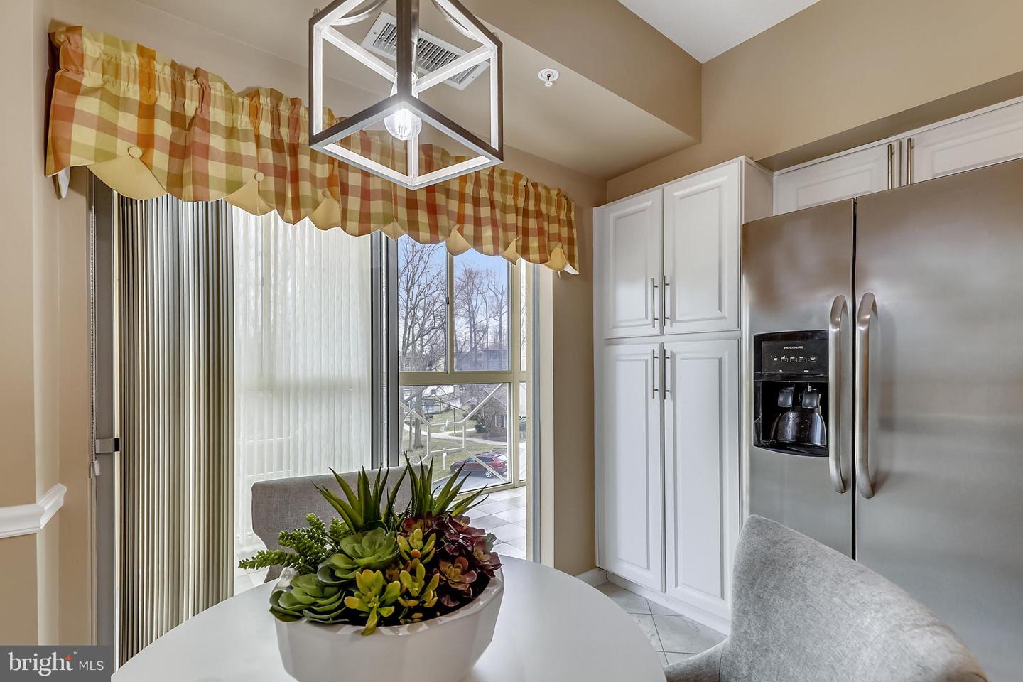 15000 Pennfield Cir #208