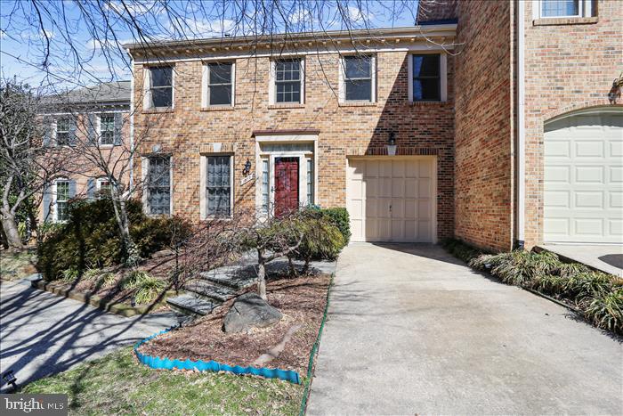 10112 Crestberry Pl