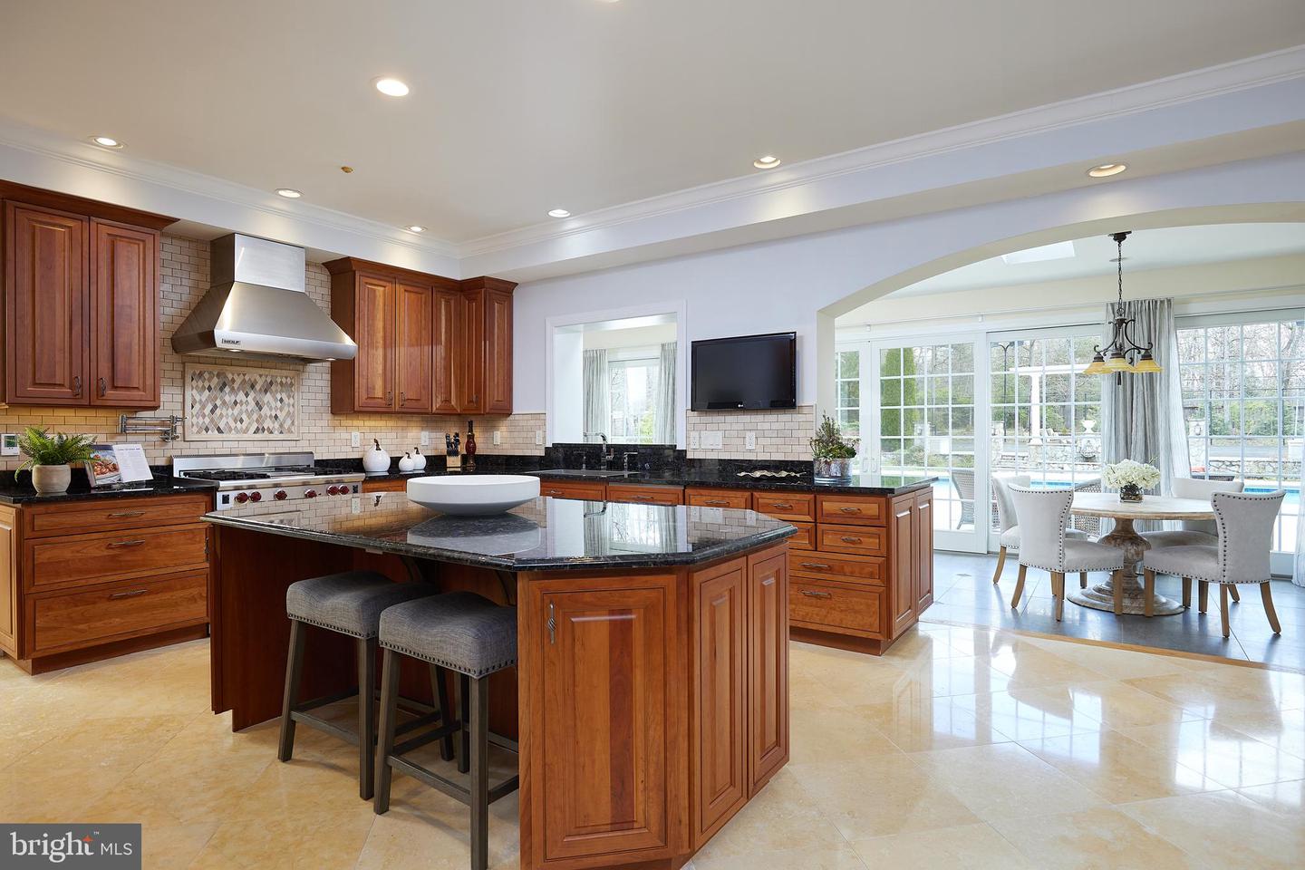 11315 Palatine Dr
