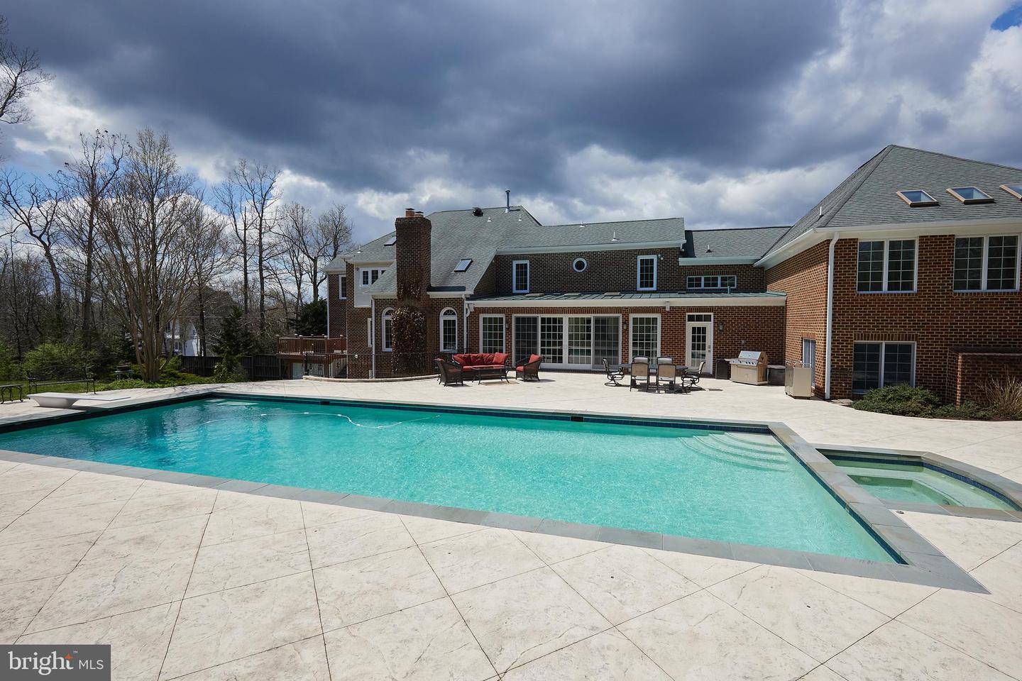 11315 Palatine Dr