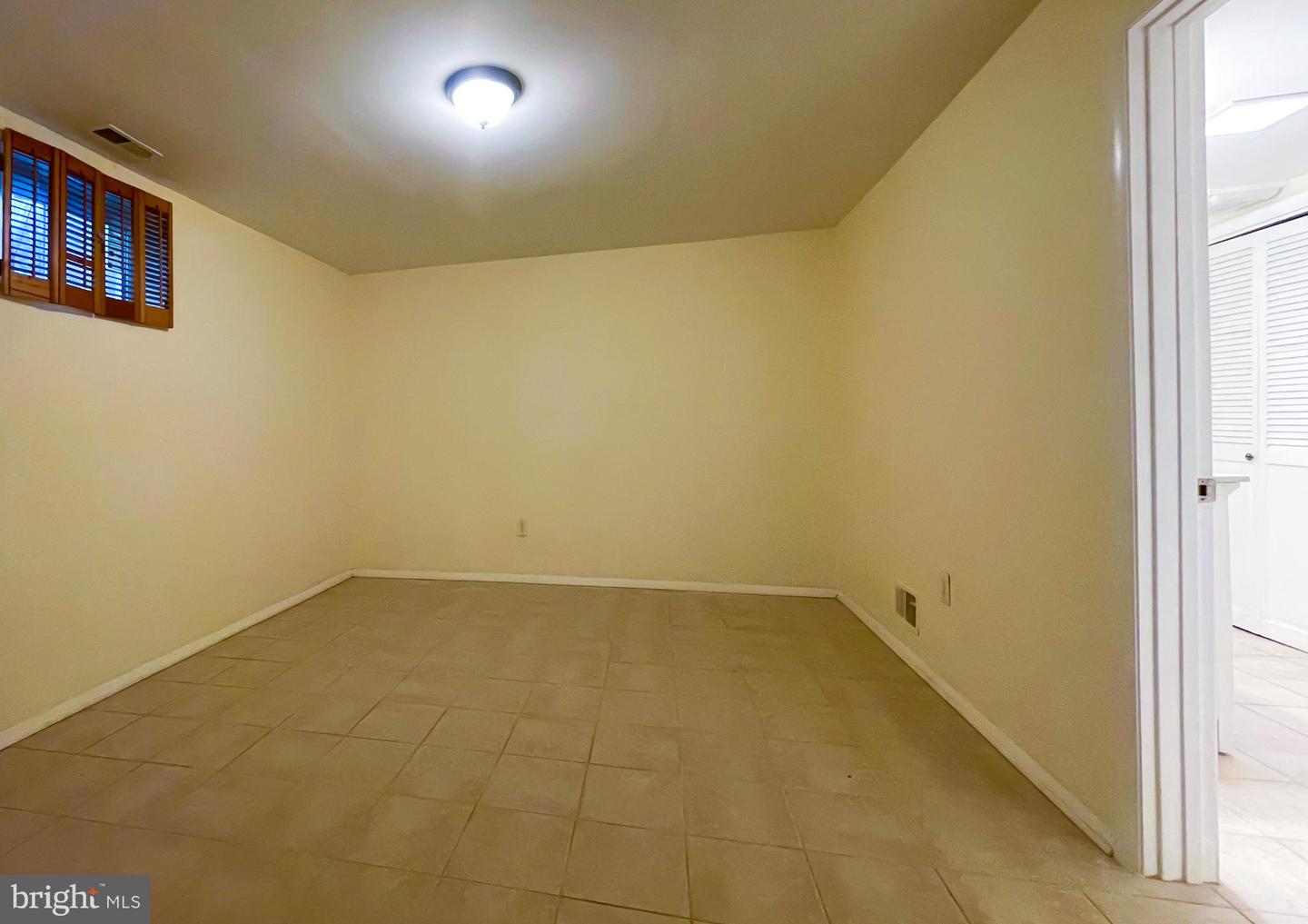 8521 Meadowlark Ln