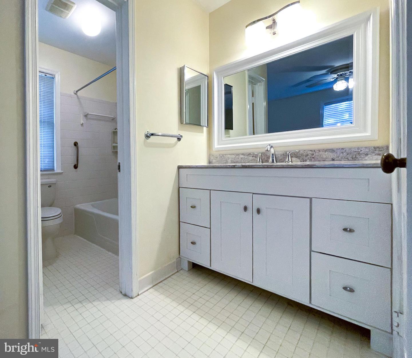 8521 Meadowlark Ln