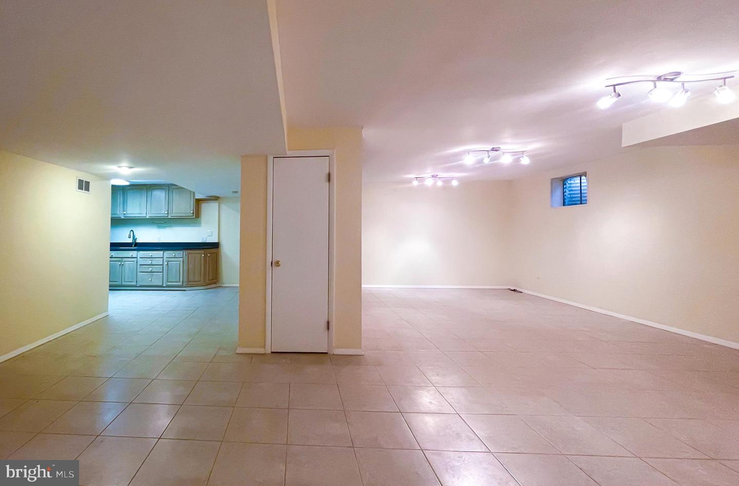 8521 Meadowlark Ln