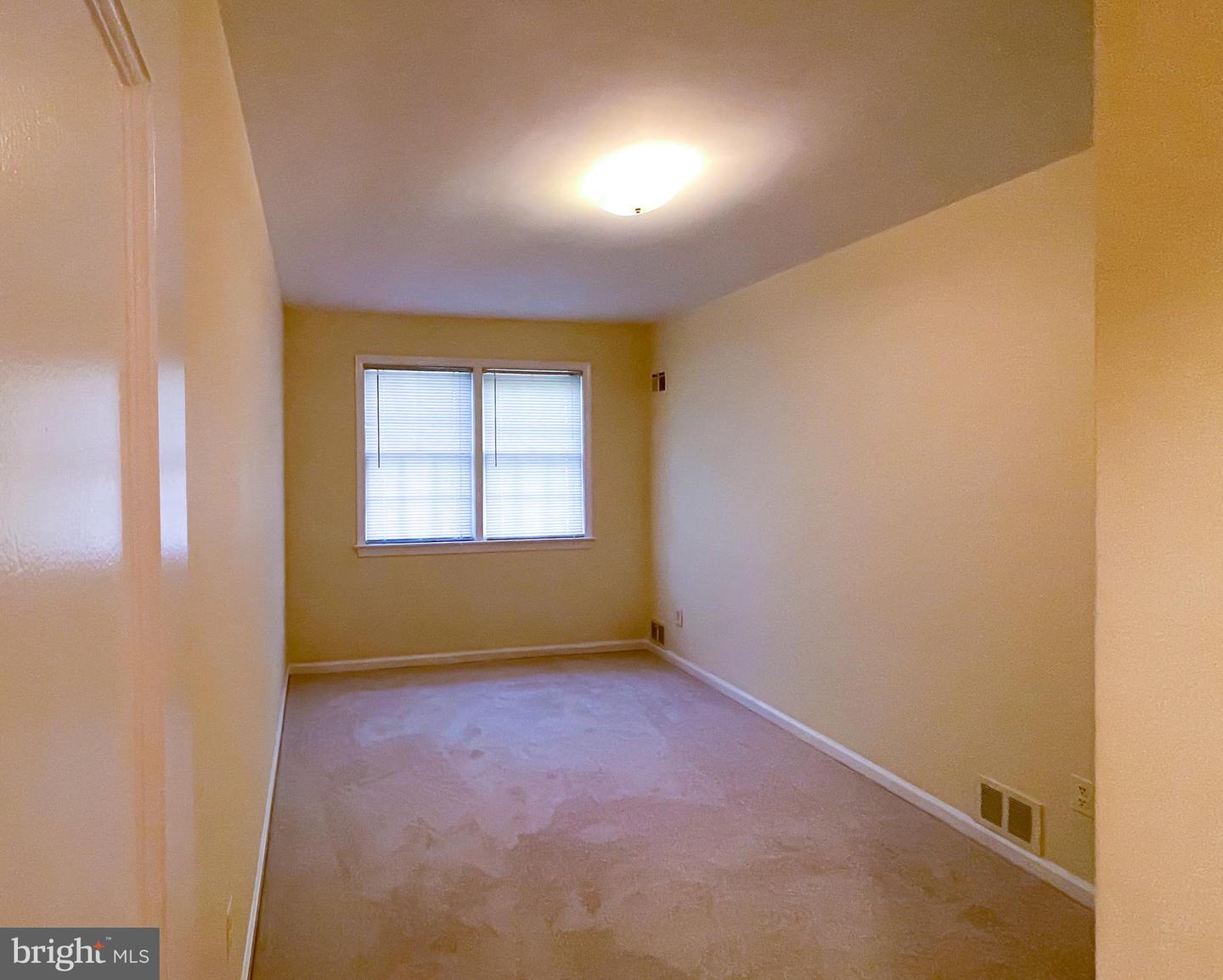 8521 Meadowlark Ln