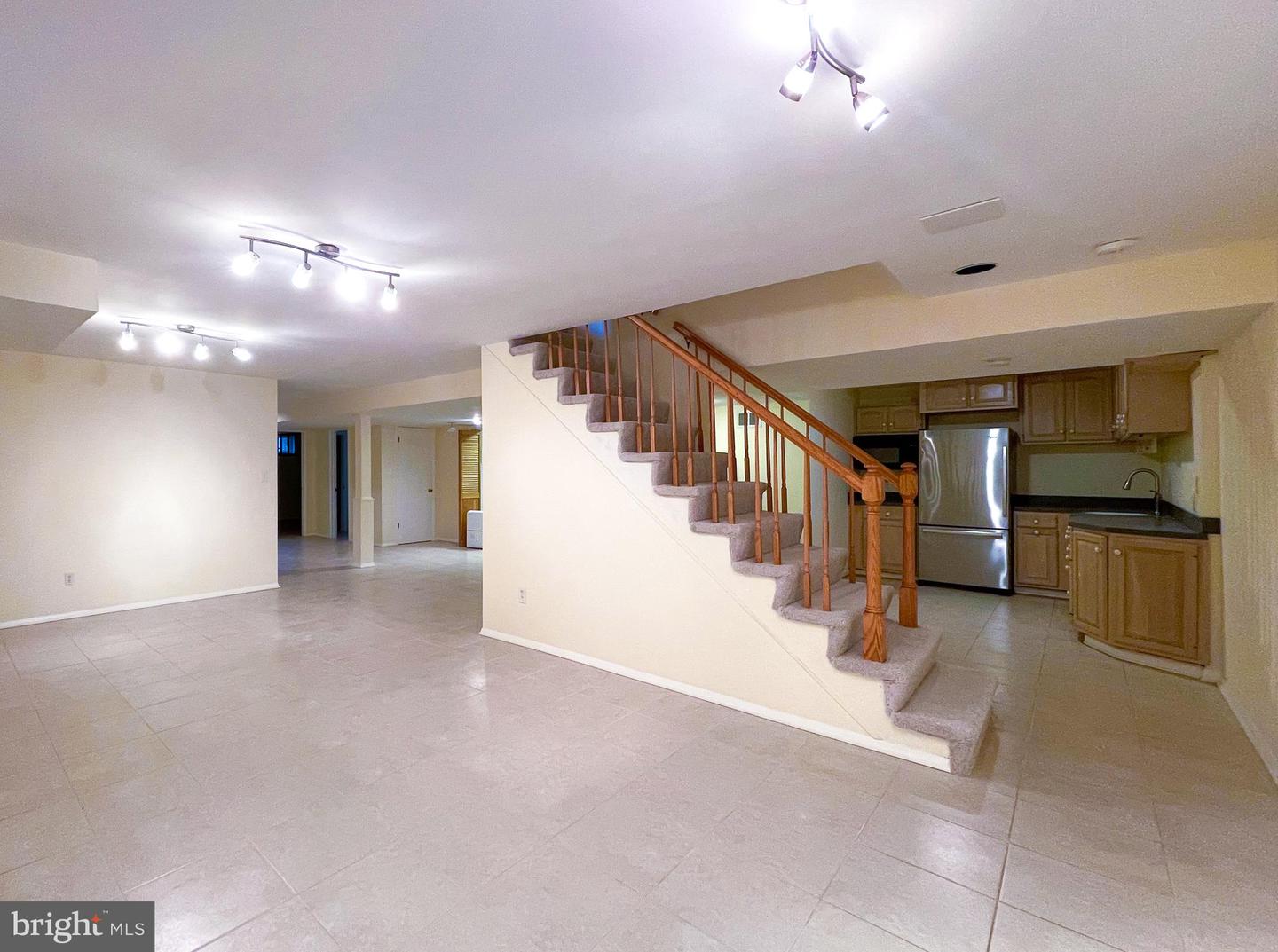 8521 Meadowlark Ln