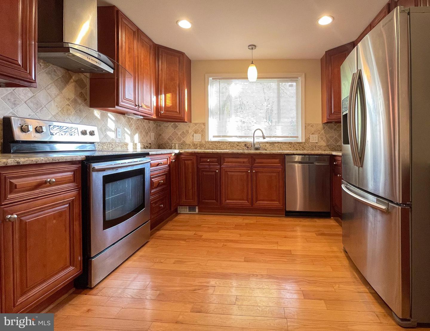 8521 Meadowlark Ln