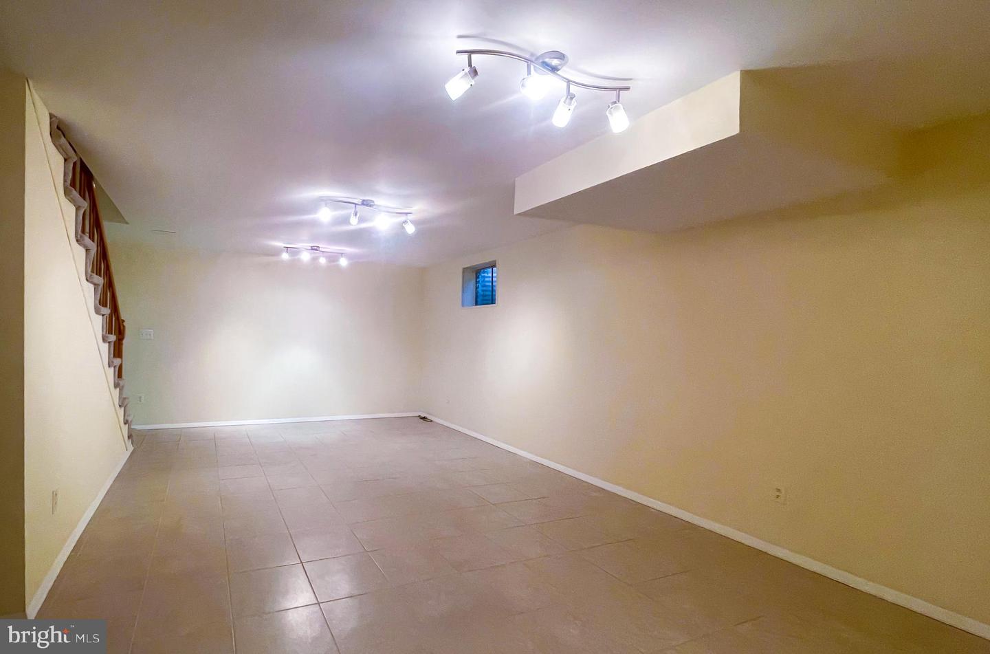 8521 Meadowlark Ln
