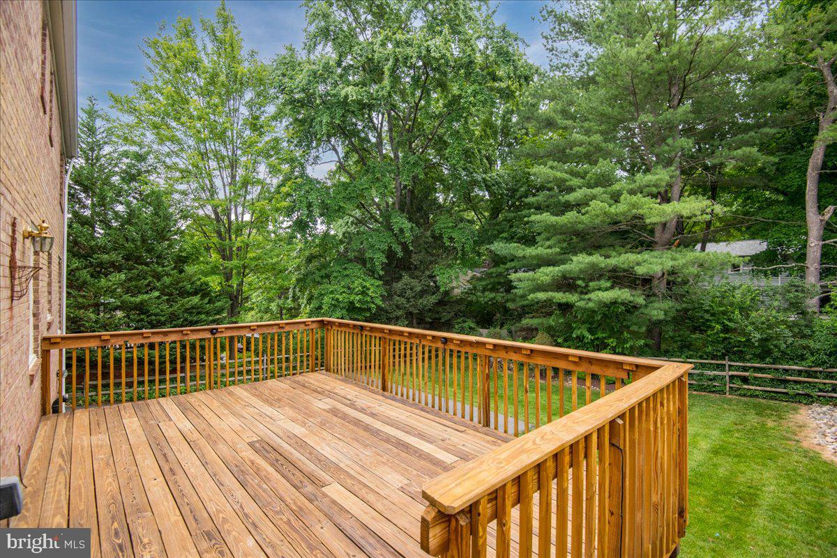 1111 Fallsmead Way
