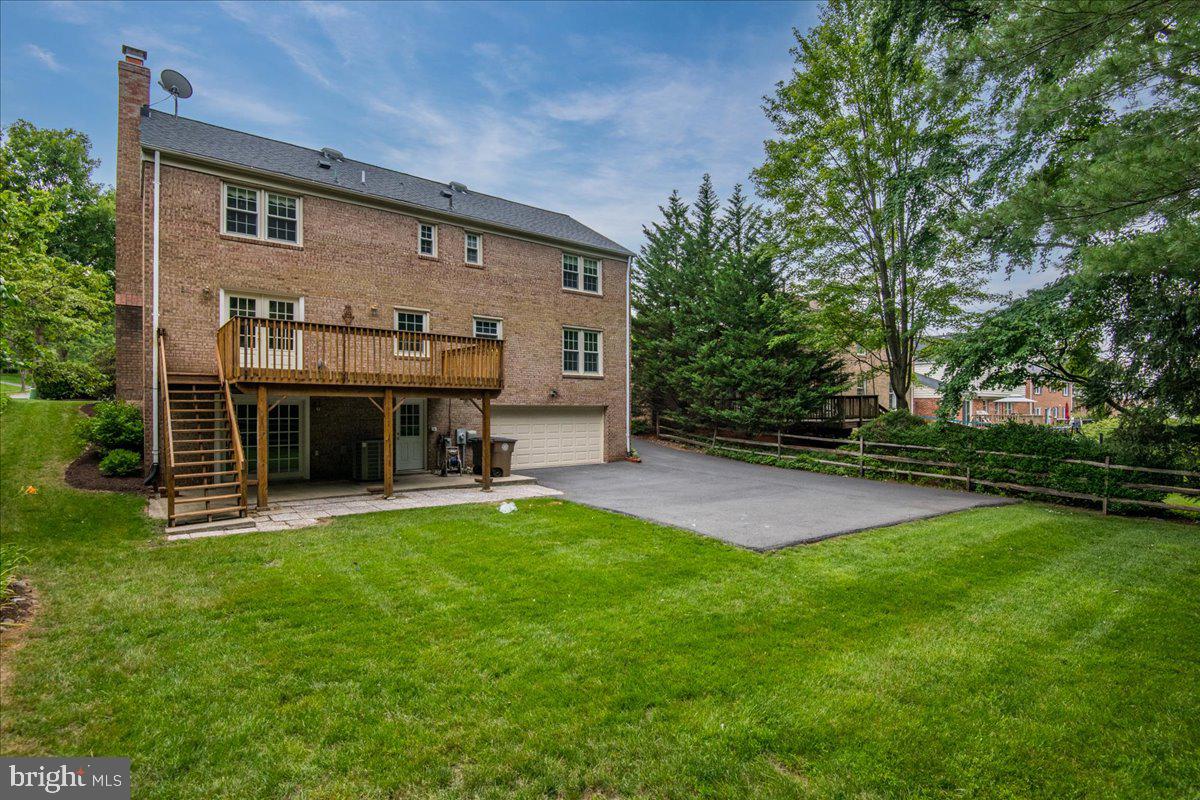 1111 Fallsmead Way