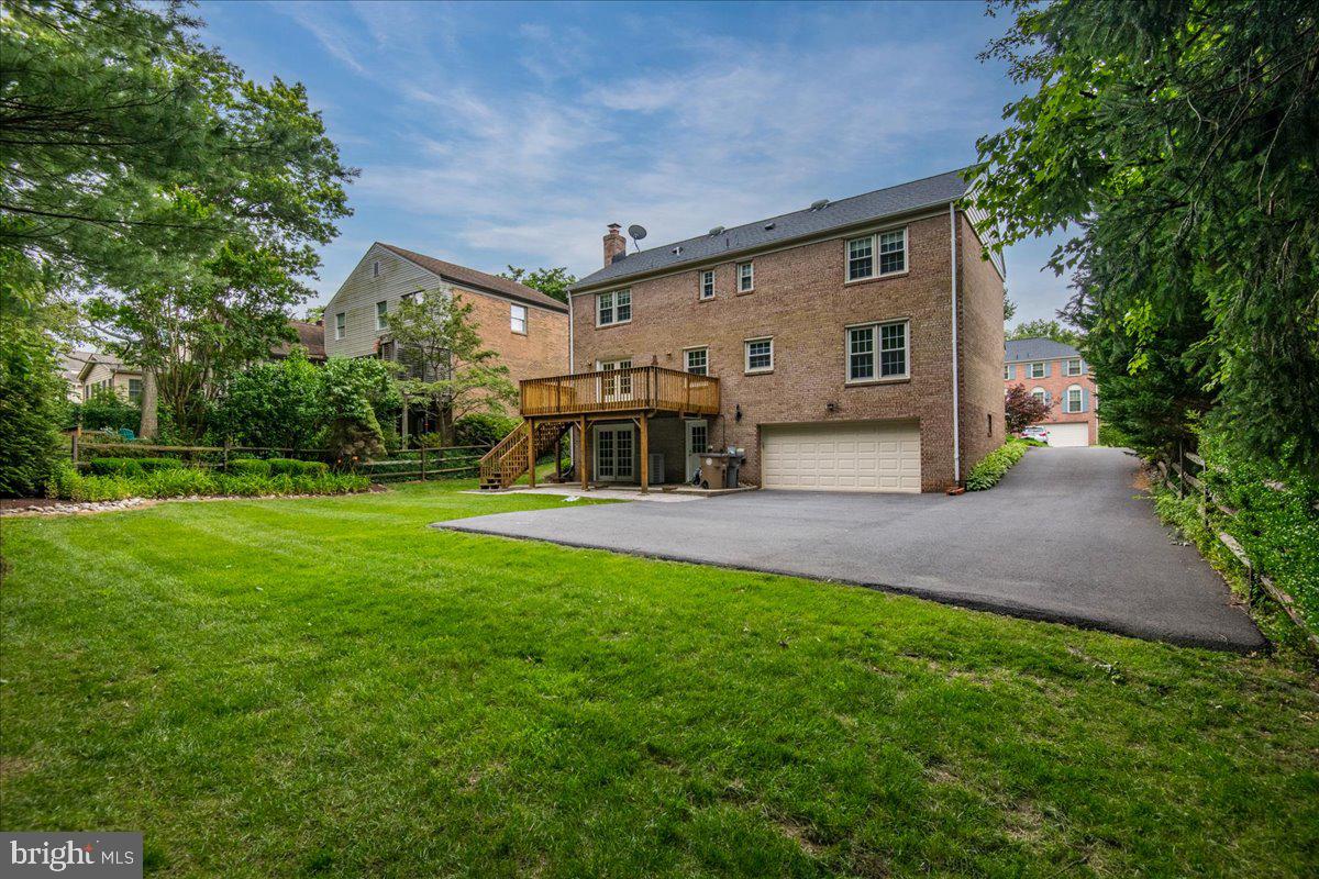 1111 Fallsmead Way