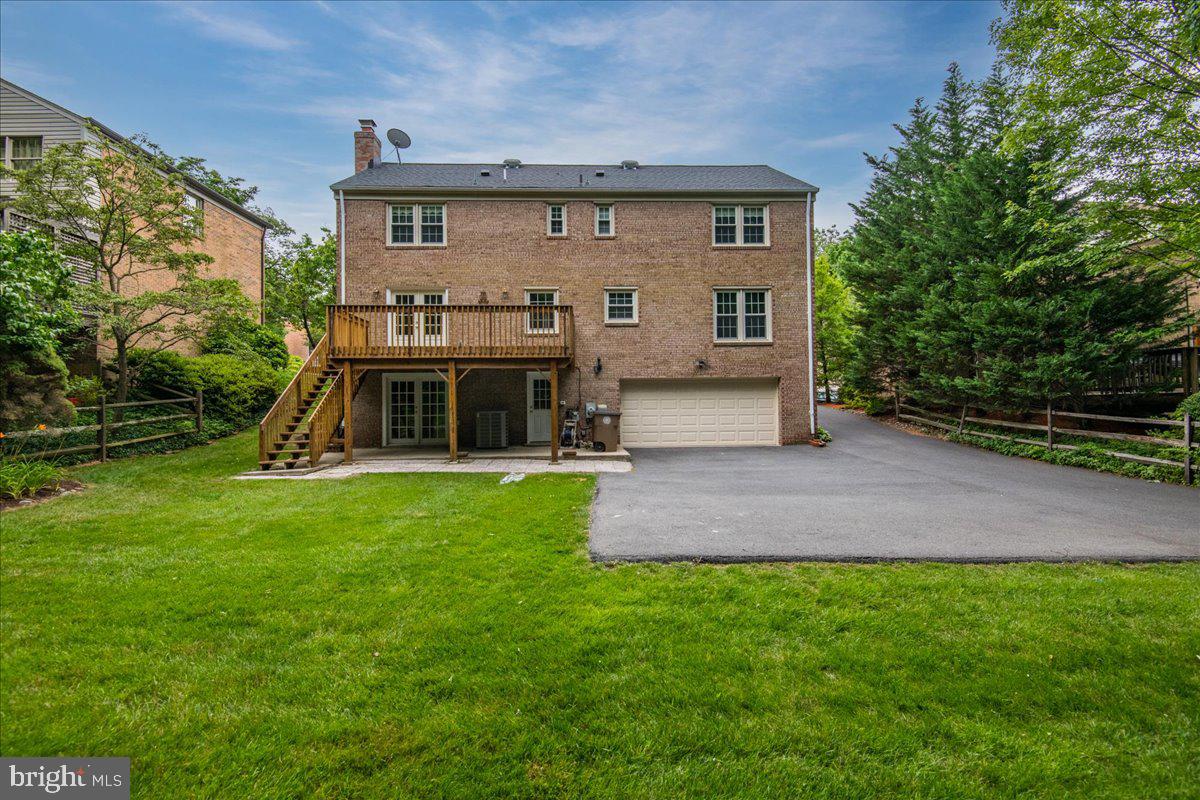 1111 Fallsmead Way