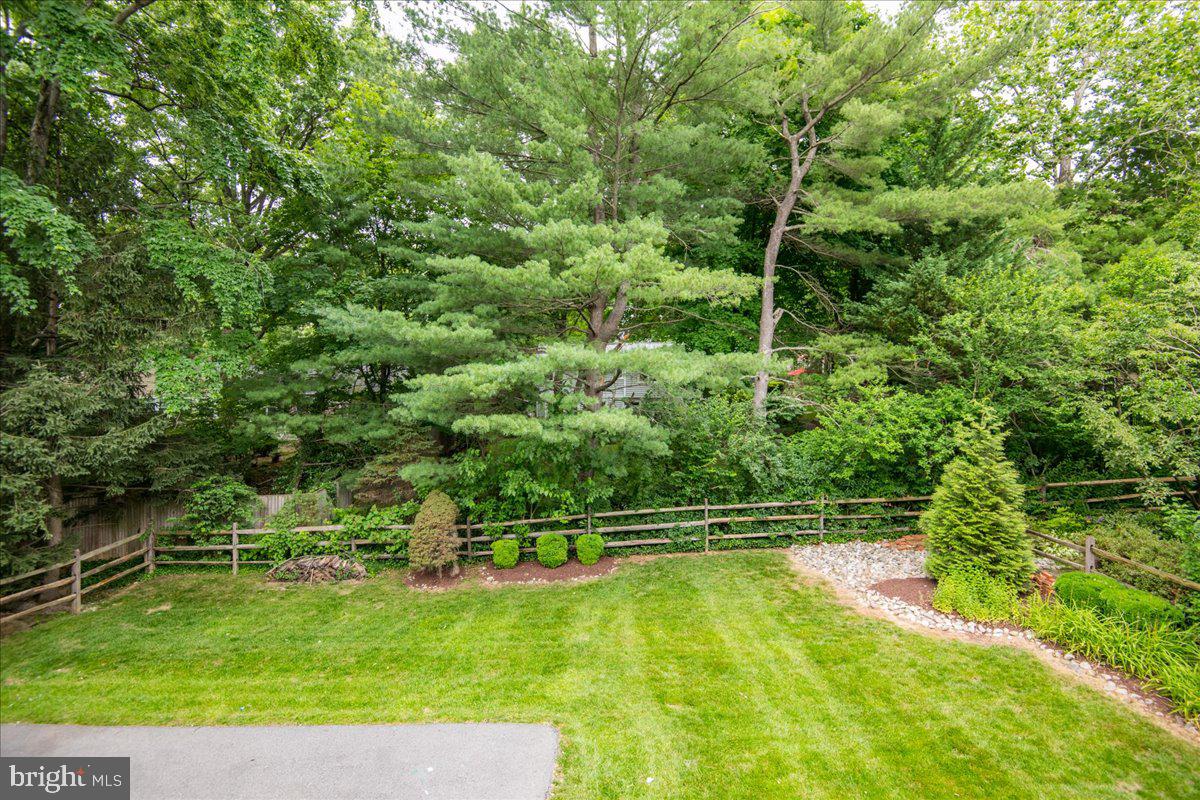 1111 Fallsmead Way