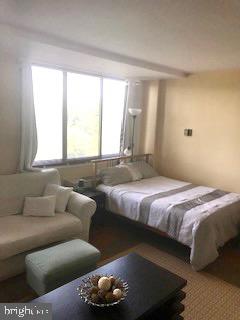 10401 Grosvenor Pl #1005