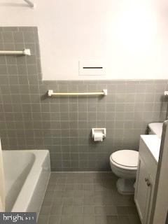 10401 Grosvenor Pl #1005