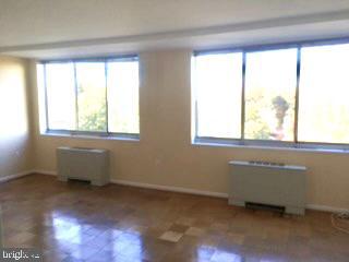 10401 Grosvenor Pl #1005